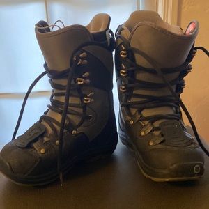 Men’s Burton snowboard boots size 6